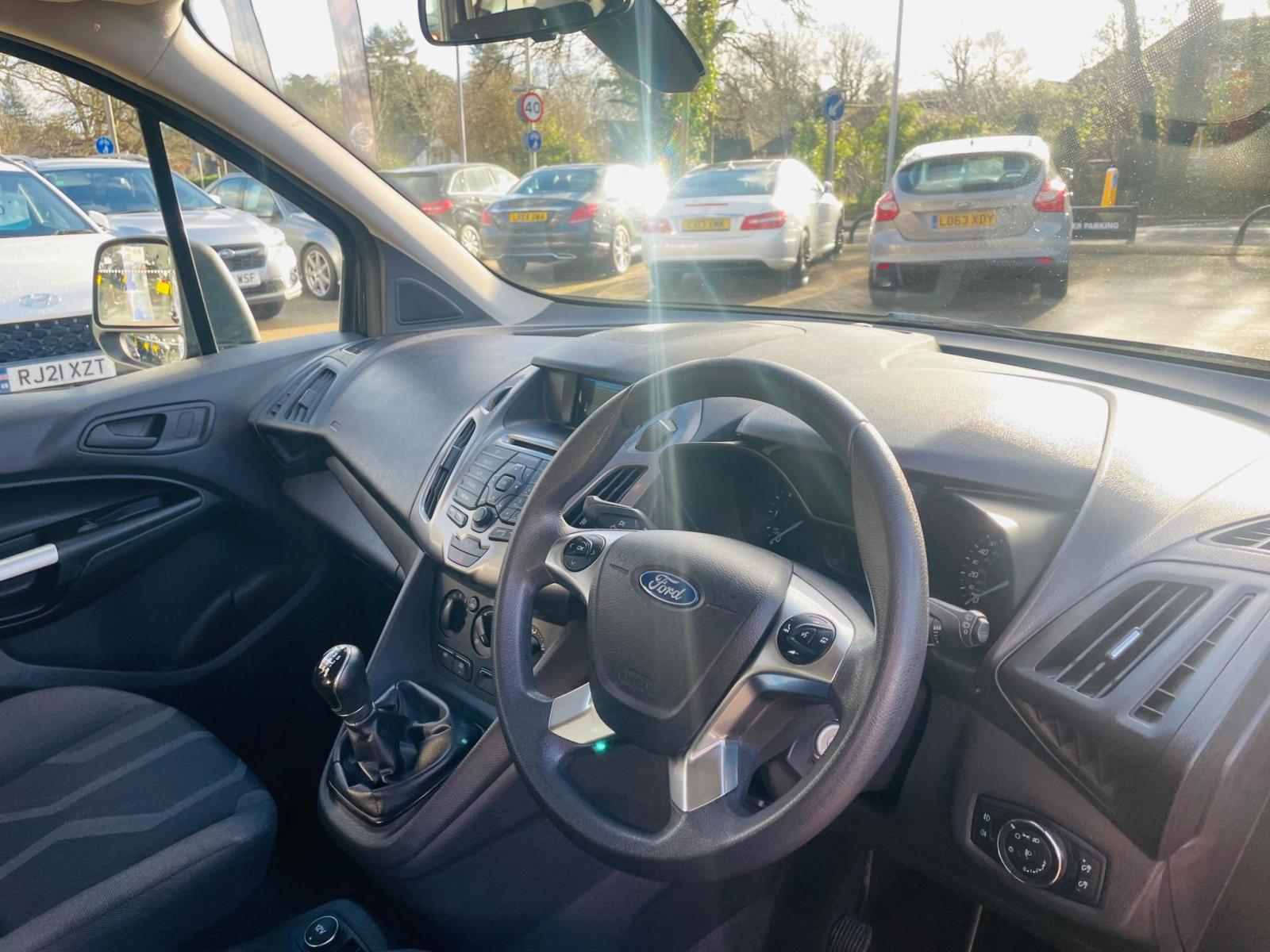 Ford Tourneo Connect 1.6 TDCi Zetec 5dr