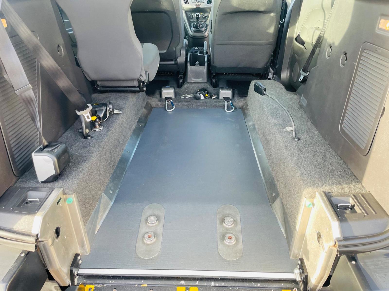 Ford Tourneo Connect 1.6 TDCi Zetec 5dr