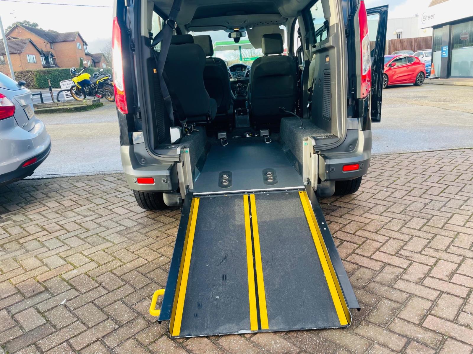 Ford Tourneo Connect 1.6 TDCi Zetec 5dr