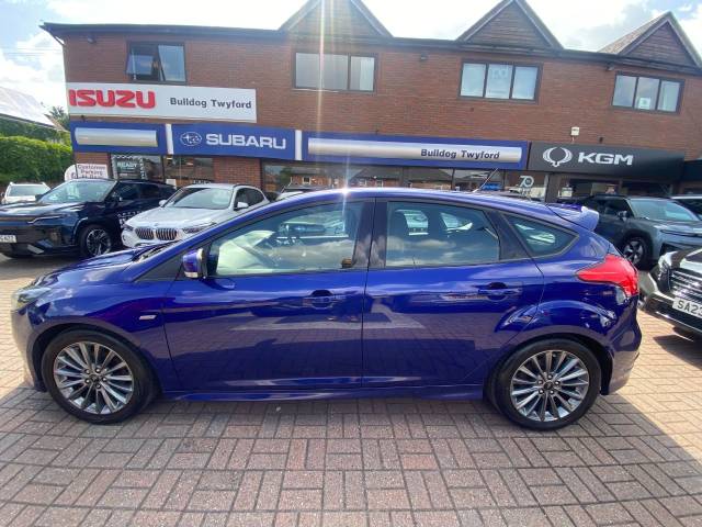 2017 Ford Focus 1.0 EcoBoost 140 ST-Line Navigation 5dr