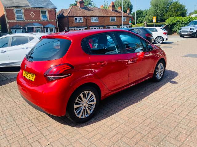 2018 Peugeot 208 1.2 PureTech 82 Signature 5dr [Start Stop]
