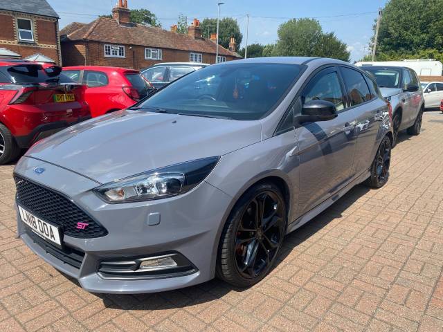 2018 Ford Focus 2.0T EcoBoost ST-3 Navigation 5dr