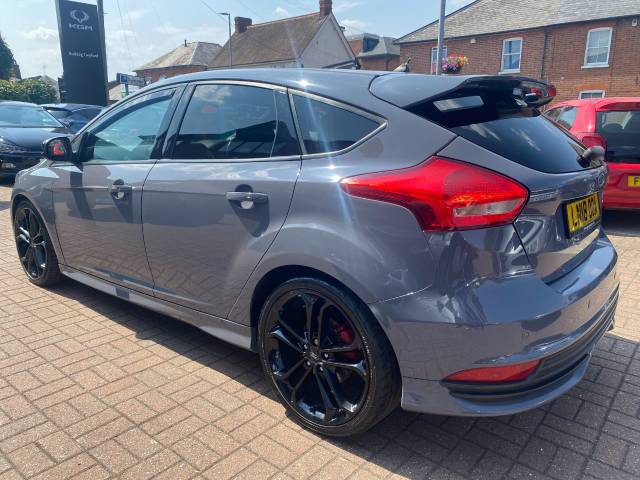 2018 Ford Focus 2.0T EcoBoost ST-3 Navigation 5dr